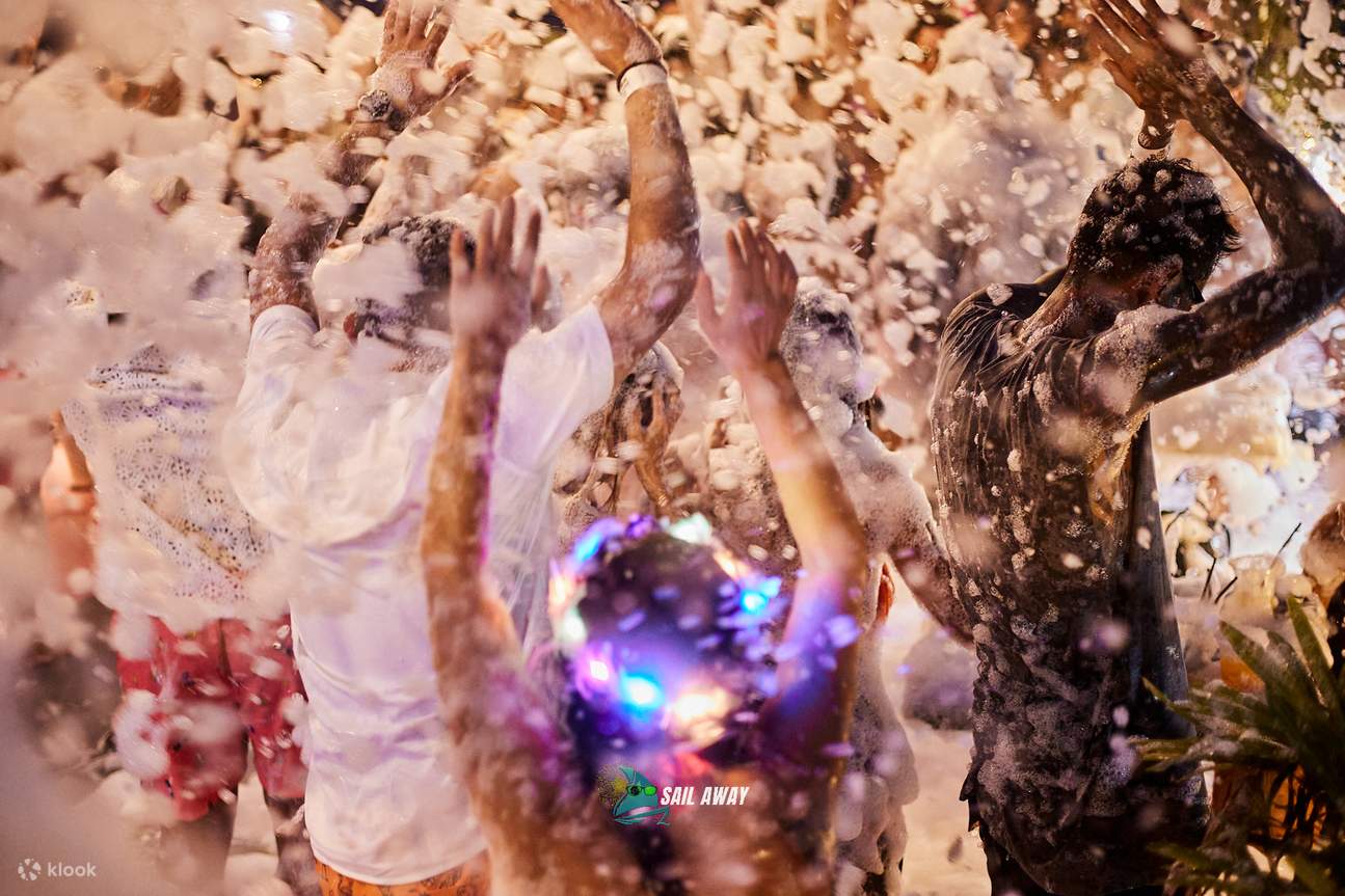 Sail Away Foam Boat Party